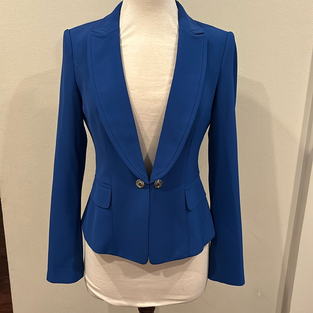 White/Black deep blue blazer
